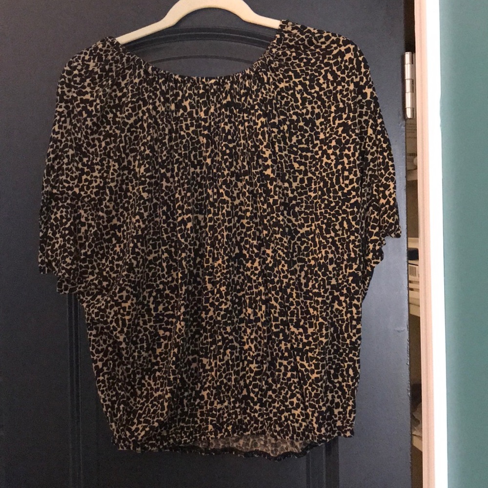 Leopard print top